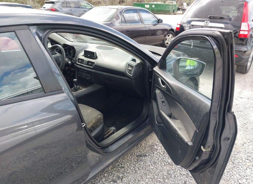 Photo 5 of 2014 Mazda Mazda3 I SV (VIN JM1BM1T70E1125772)