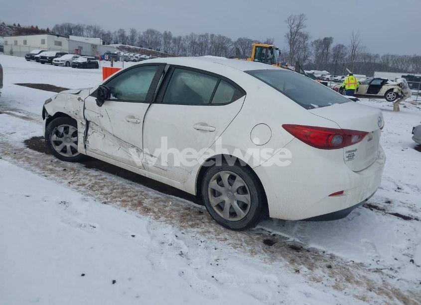 Photo 3 of 2014 Mazda Mazda3 I SV (VIN JM1BM1T71E1147361)