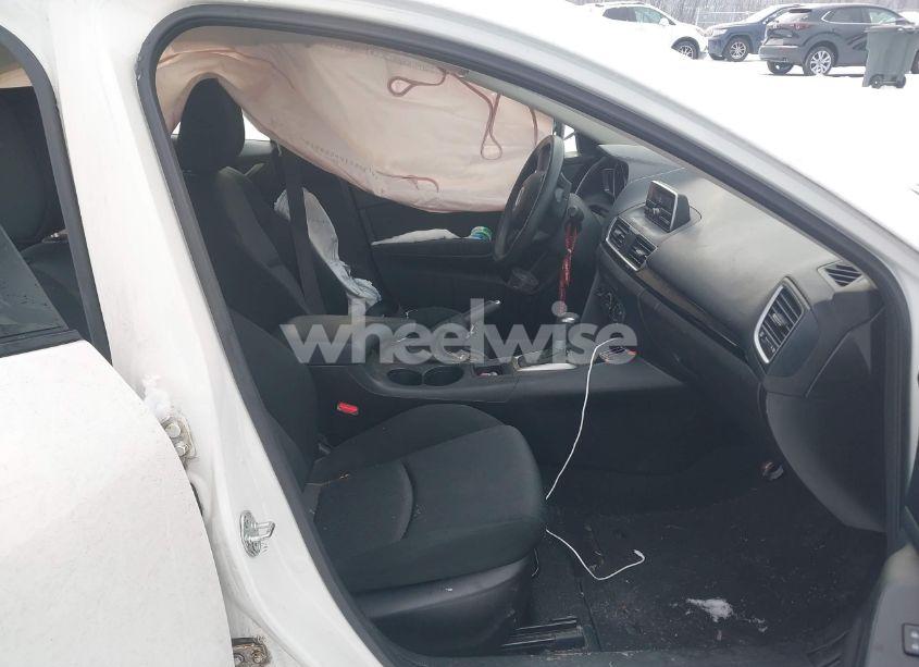 Photo 5 of 2014 Mazda Mazda3 I SV (VIN JM1BM1T71E1147361)