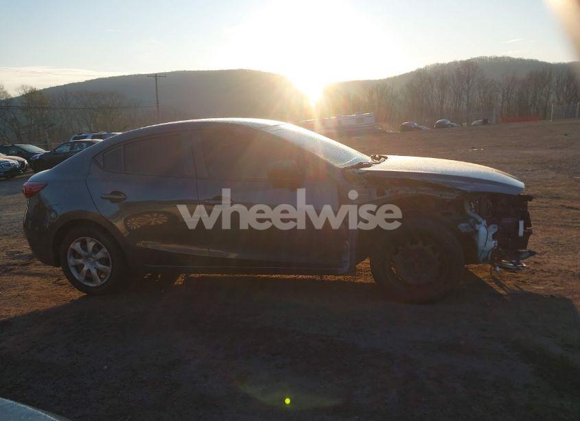 Photo 13 of 2015 Mazda Mazda3 I SV (VIN JM1BM1T71F1234498)