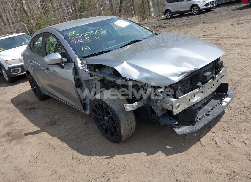 2016 Mazda Mazda3 I SPORT (VIN JM1BM1T71G1335980) main photo