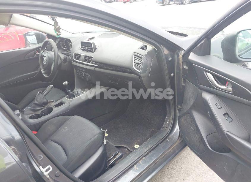 Photo 5 of 2014 Mazda Mazda3 I SV (VIN JM1BM1T72E1149166)