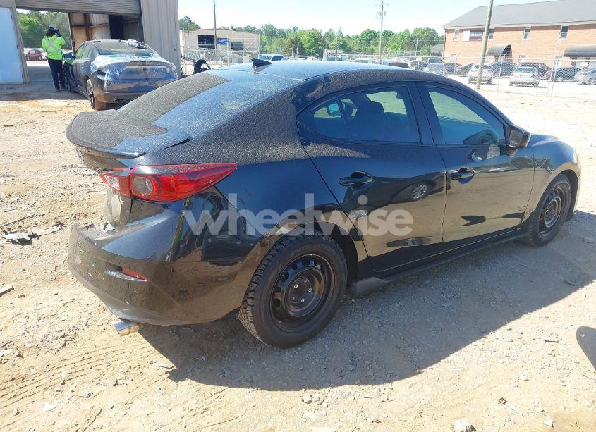 Photo 4 of 2014 Mazda Mazda3 I SV (VIN JM1BM1T74E1115455)