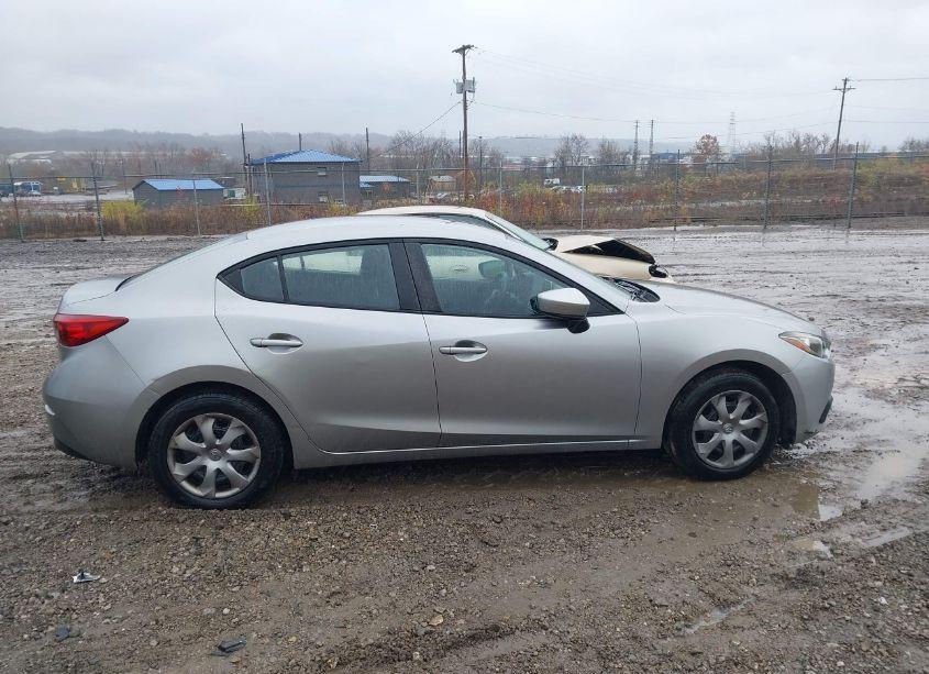 Photo 13 of 2016 Mazda Mazda3 I SPORT (VIN JM1BM1T74G1296236)