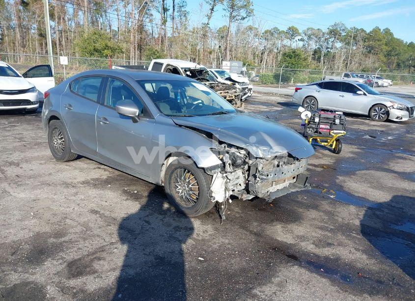 2014 Mazda Mazda3 I SPORT (VIN JM1BM1U70E1121798) main photo