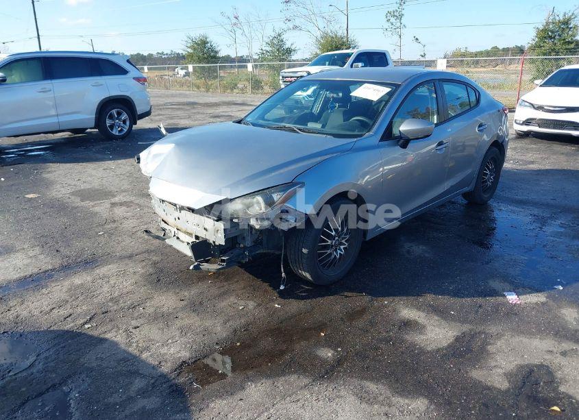 Photo 2 of 2014 Mazda Mazda3 I SPORT (VIN JM1BM1U70E1121798)