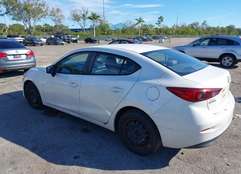 Photo 3 of 2014 Mazda Mazda3 I SPORT (VIN JM1BM1U70E1136222)