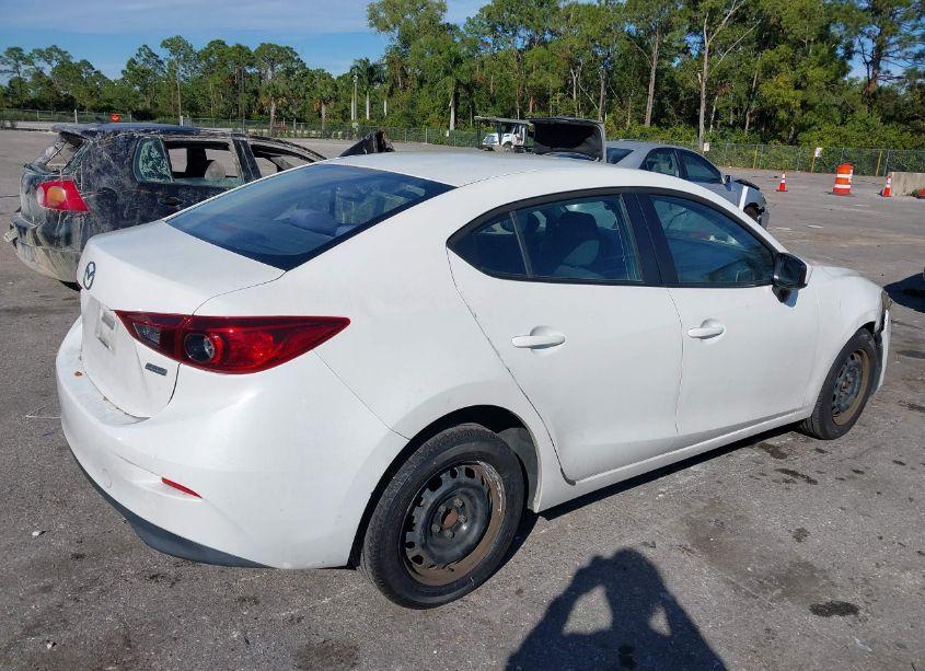 Photo 4 of 2014 Mazda Mazda3 I SPORT (VIN JM1BM1U70E1136222)