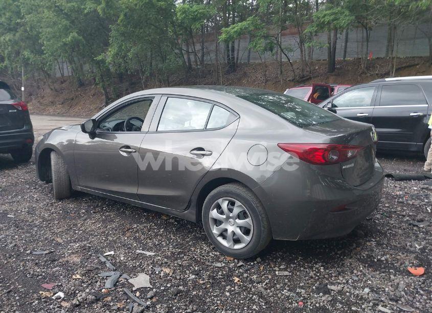 Photo 3 of 2014 Mazda Mazda3 I SPORT (VIN JM1BM1U70E1171827)