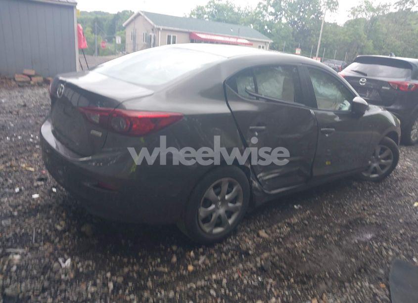 Photo 4 of 2014 Mazda Mazda3 I SPORT (VIN JM1BM1U70E1171827)