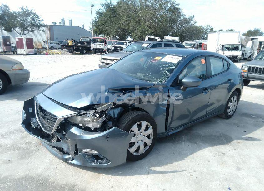 Photo 2 of 2014 Mazda Mazda3 I SPORT (VIN JM1BM1U71E1145446)