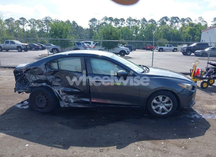 Photo 13 of 2014 Mazda Mazda3 I SPORT (VIN JM1BM1U72E1145438)