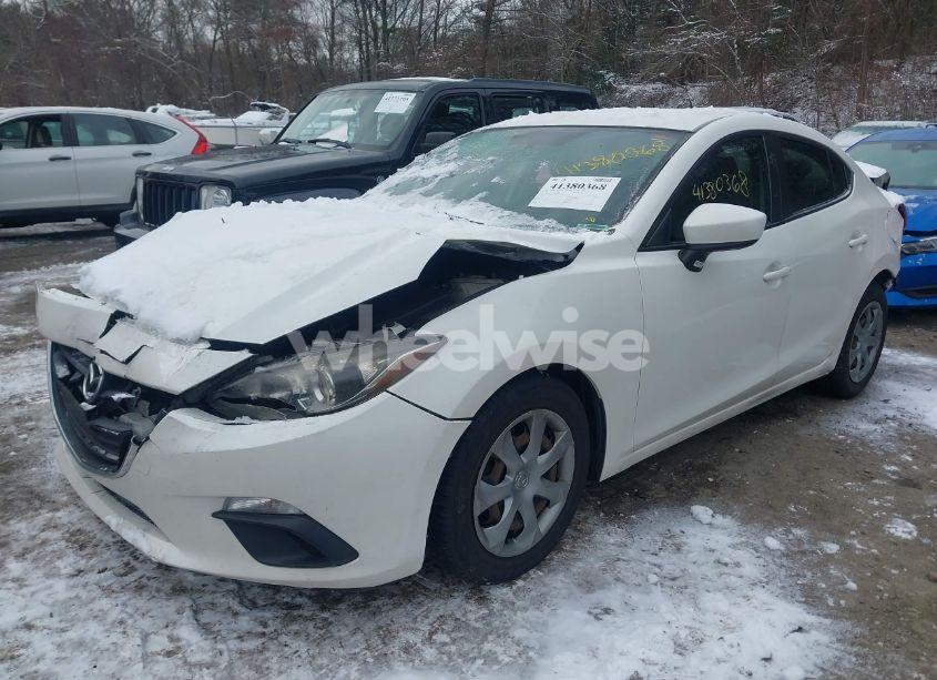 Photo 2 of 2014 Mazda Mazda3 I SPORT (VIN JM1BM1U73E1176911)