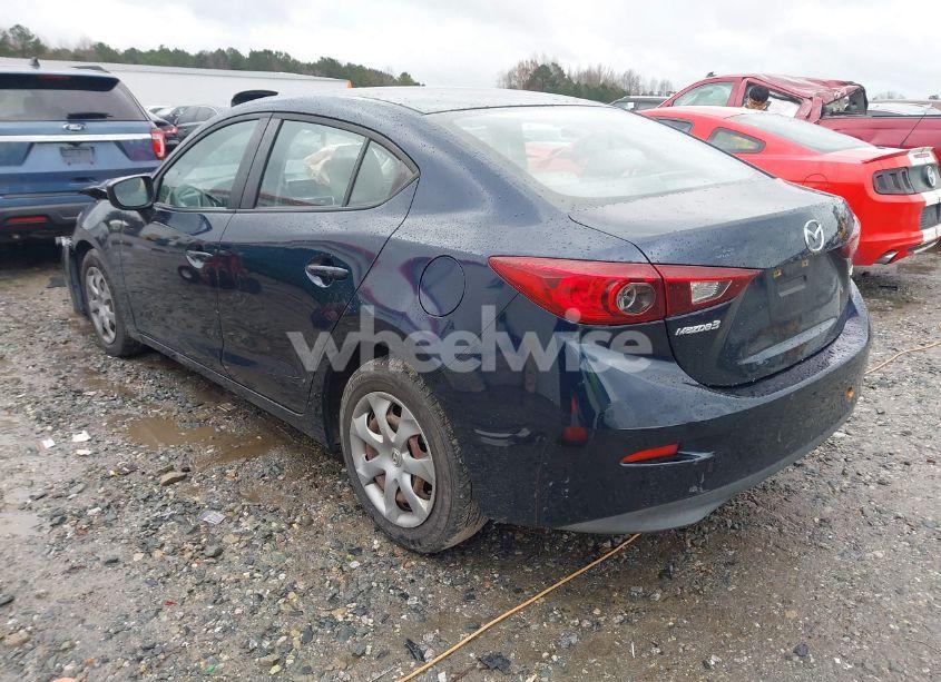 Photo 3 of 2014 Mazda Mazda3 I SPORT (VIN JM1BM1U74E1160152)