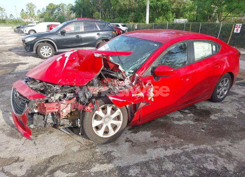 Photo 2 of 2014 Mazda Mazda3 I SPORT (VIN JM1BM1U76E1123412)