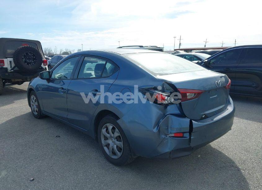 Photo 3 of 2014 Mazda Mazda3 I SPORT (VIN JM1BM1U77E1111284)