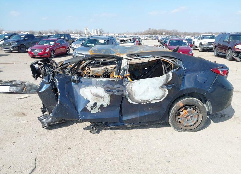 Photo 14 of 2014 Mazda Mazda3 (VIN JM1BM1U77E1129154)