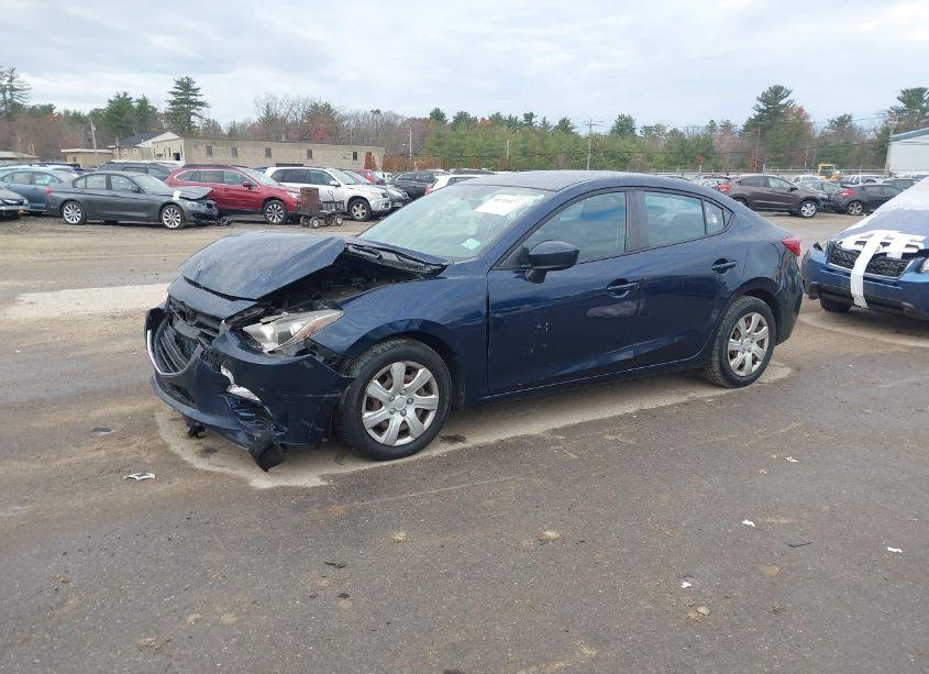 Photo 2 of 2014 Mazda Mazda3 I SPORT (VIN JM1BM1U77E1137125)