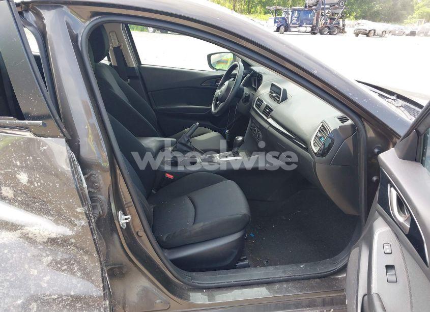 Photo 5 of 2014 Mazda Mazda3 I SPORT (VIN JM1BM1U77E1146794)