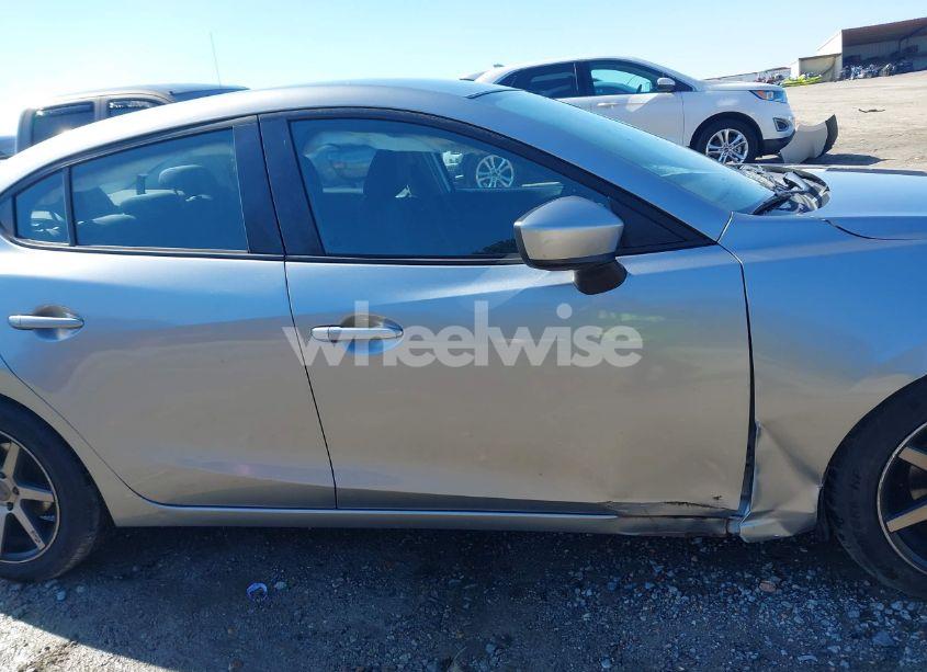 Photo 13 of 2014 Mazda Mazda3 I SPORT (VIN JM1BM1U77E1166558)