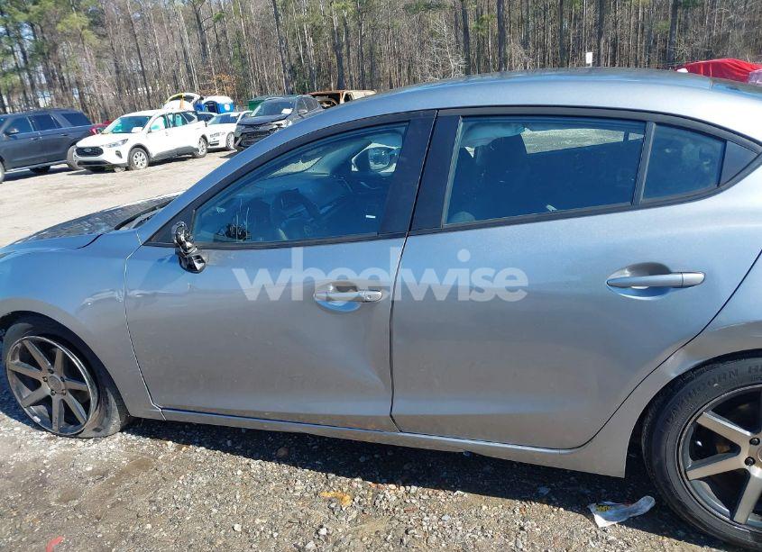 Photo 14 of 2014 Mazda Mazda3 I SPORT (VIN JM1BM1U77E1166558)