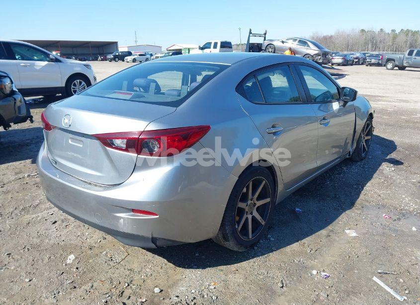 Photo 4 of 2014 Mazda Mazda3 I SPORT (VIN JM1BM1U77E1166558)