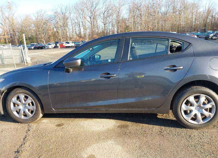Photo 13 of 2014 Mazda Mazda3 I SPORT (VIN JM1BM1U77E1200921)