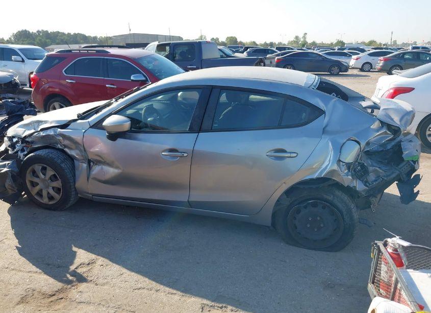 Photo 14 of 2015 Mazda Mazda3 I SPORT (VIN JM1BM1U77F1247495)