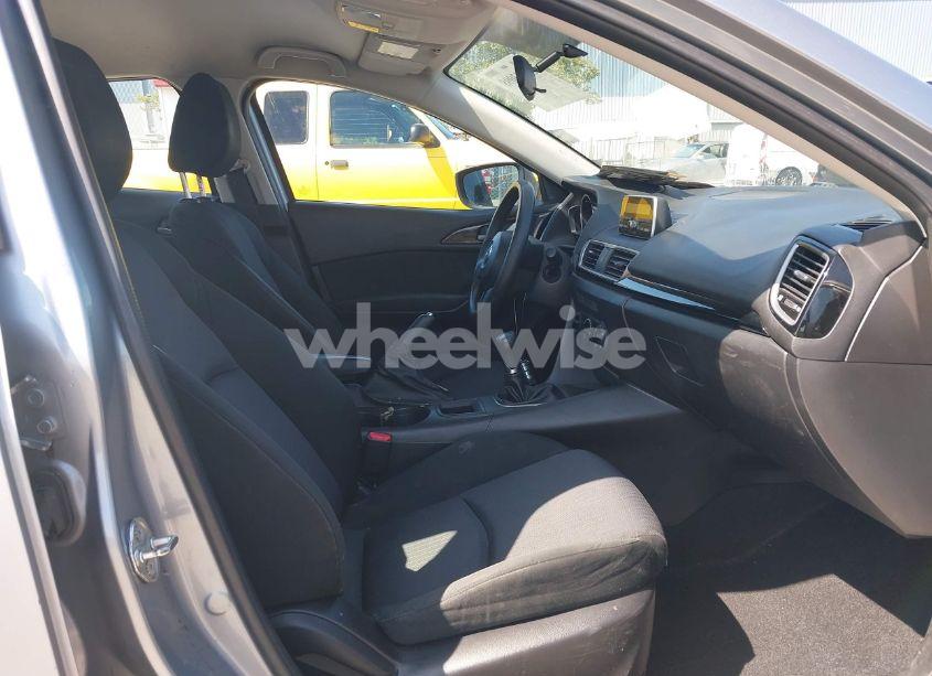 Photo 5 of 2014 Mazda Mazda3 I SPORT (VIN JM1BM1U79E1176265)