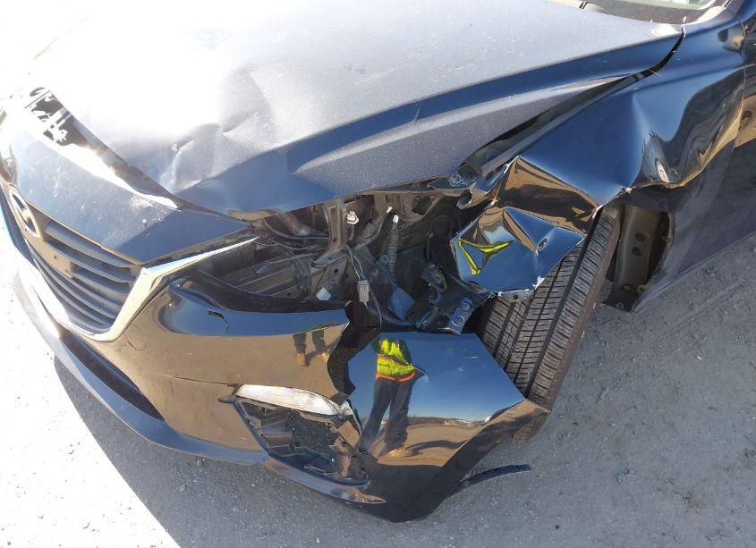 Photo 6 of 2015 Mazda Mazda3 I SPORT (VIN JM1BM1U79F1258322)