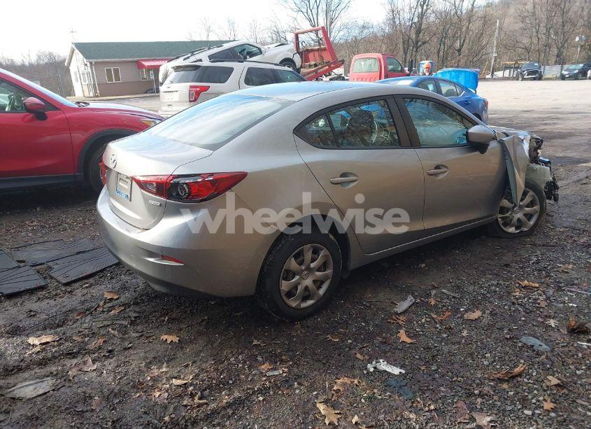 Photo 4 of 2014 Mazda Mazda3 I SPORT (VIN JM1BM1U7XE1144733)