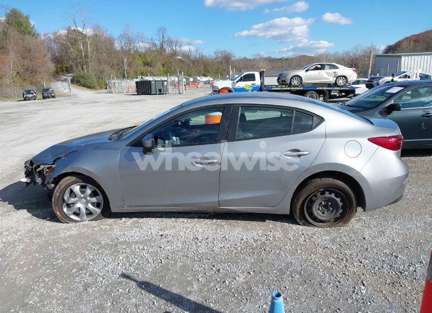 Photo 14 of 2014 Mazda Mazda3 I SPORT (VIN JM1BM1U7XE1169521)
