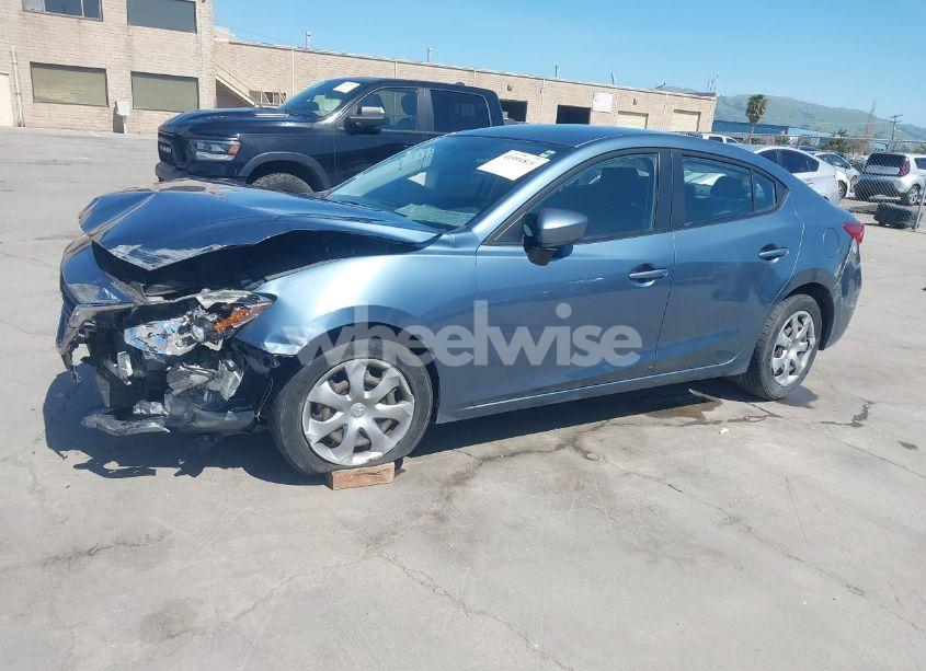 Photo 2 of 2014 Mazda Mazda3 I SPORT (VIN JM1BM1U7XE1192670)