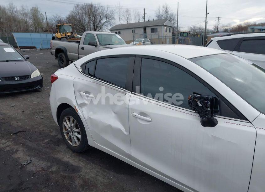 Photo 6 of 2014 Mazda Mazda3 I TOURING (VIN JM1BM1V70E1167162)