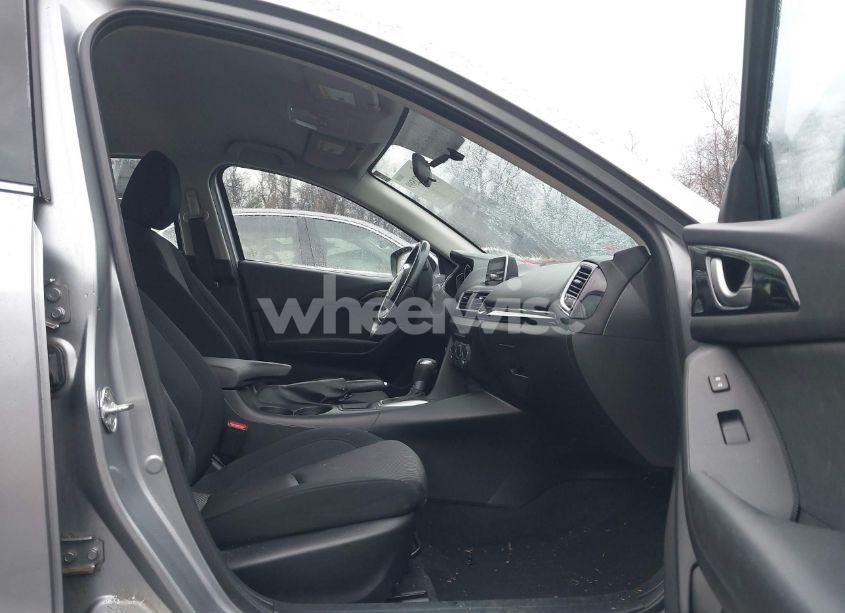 Photo 5 of 2014 Mazda Mazda3 I TOURING (VIN JM1BM1V71E1195536)