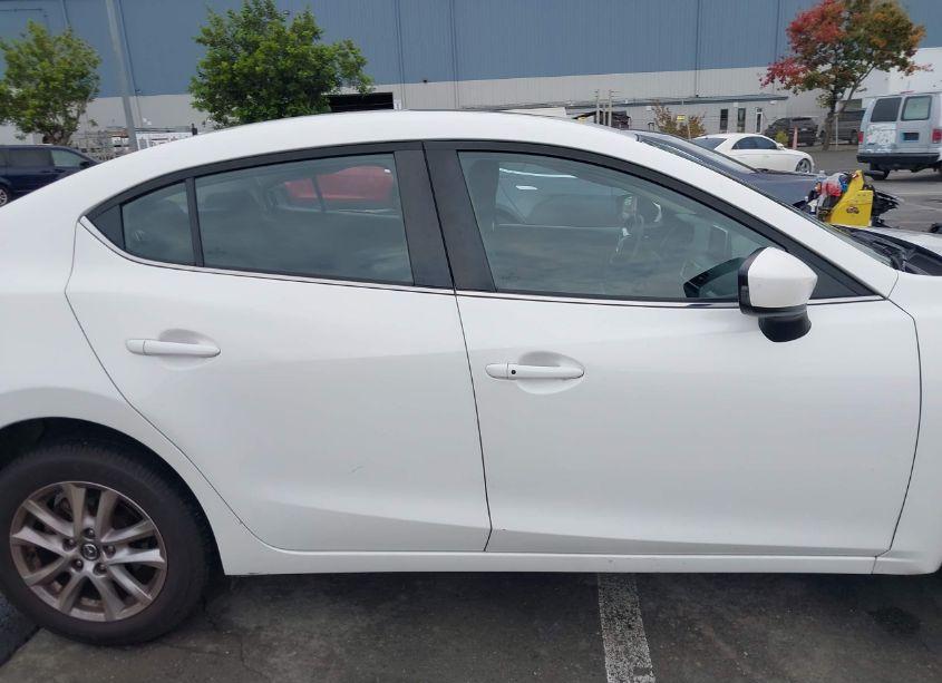 Photo 12 of 2016 Mazda Mazda3 I TOURING (VIN JM1BM1V71G1299088)