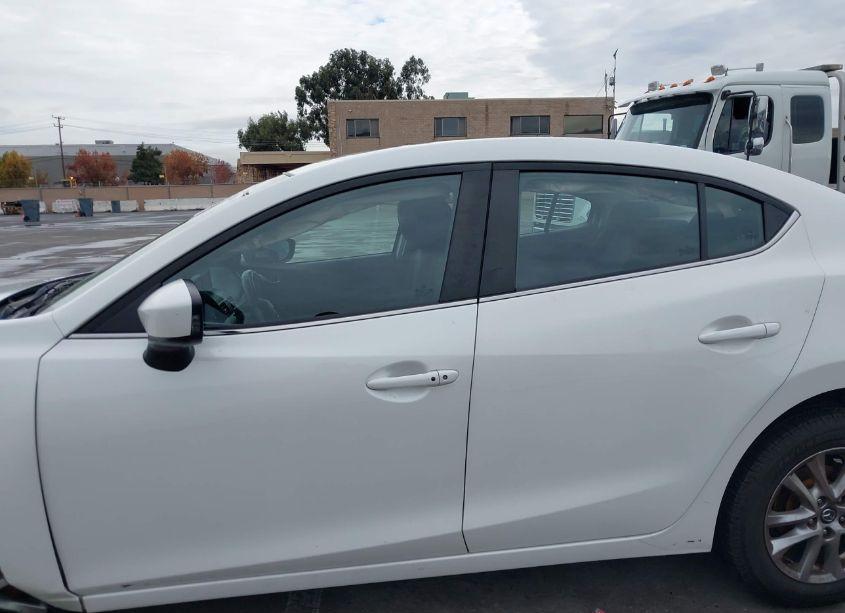 Photo 13 of 2016 Mazda Mazda3 I TOURING (VIN JM1BM1V71G1299088)