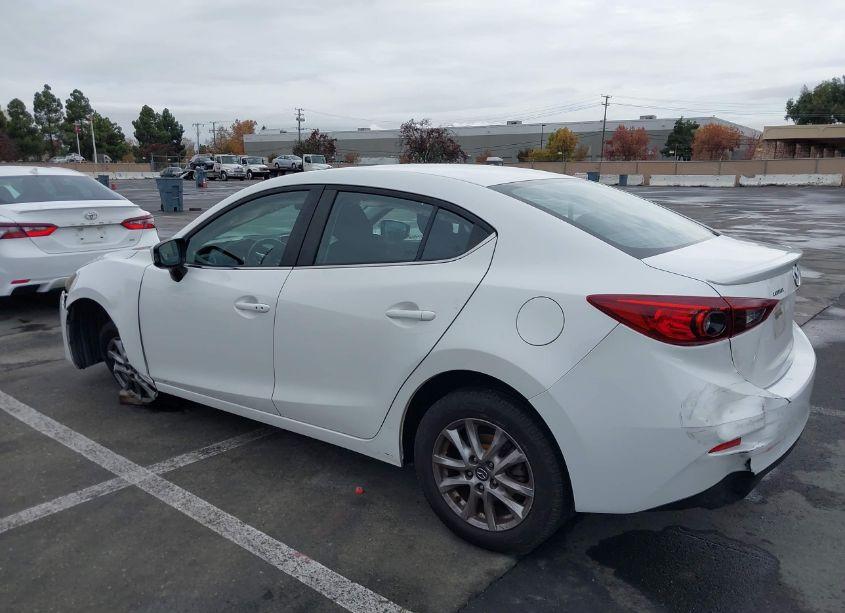Photo 3 of 2016 Mazda Mazda3 I TOURING (VIN JM1BM1V71G1299088)