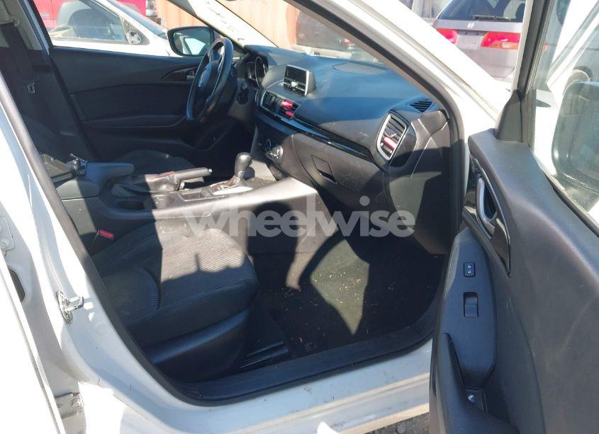 Photo 5 of 2014 Mazda Mazda3 I TOURING (VIN JM1BM1V72E1114768)