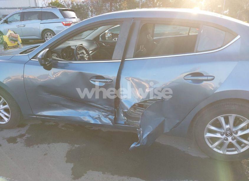 Photo 6 of 2014 Mazda Mazda3 I TOURING (VIN JM1BM1V72E1210819)