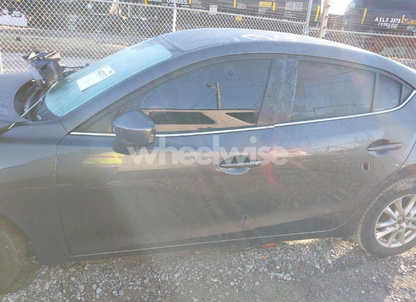 Photo 13 of 2015 Mazda Mazda3 I TOURING (VIN JM1BM1V72F1223944)