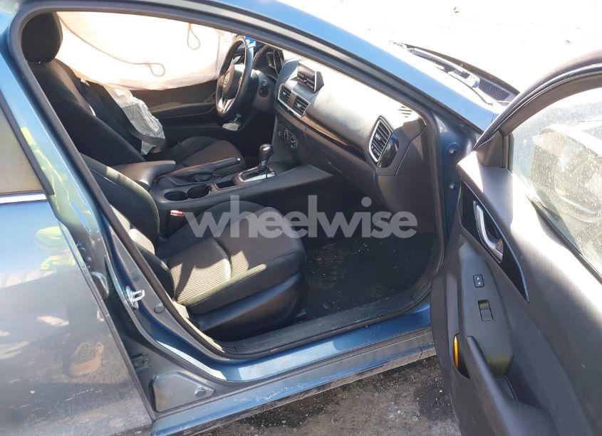 Photo 5 of 2014 Mazda Mazda3 I TOURING (VIN JM1BM1V73E1144653)