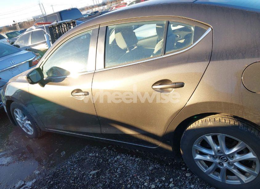 Photo 14 of 2014 Mazda Mazda3 I TOURING (VIN JM1BM1V74E1113282)