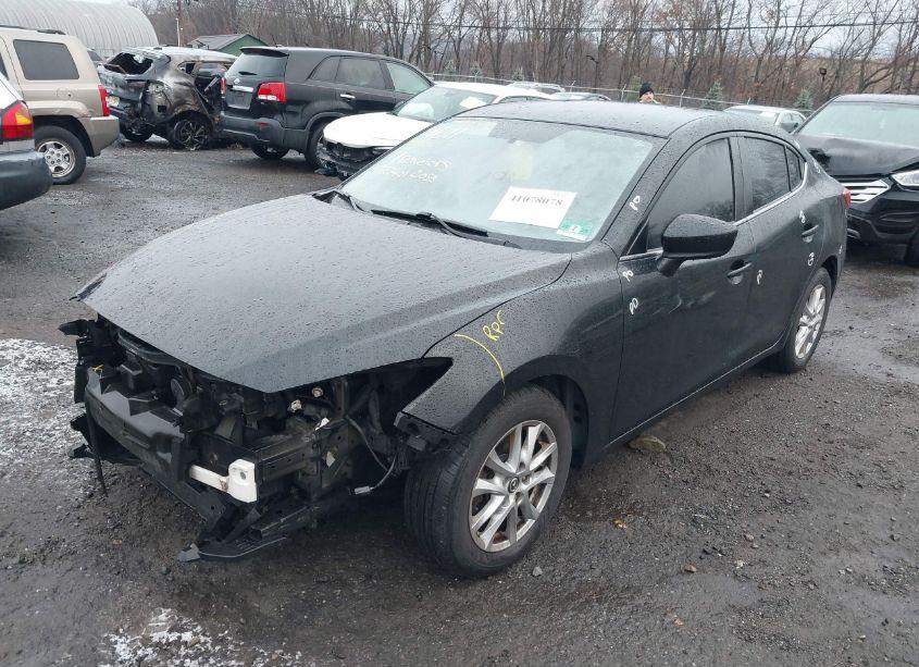 Photo 2 of 2014 Mazda Mazda3 I TOURING (VIN JM1BM1V74E1129160)