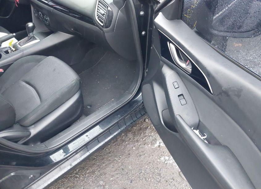 Photo 5 of 2014 Mazda Mazda3 I TOURING (VIN JM1BM1V74E1129160)