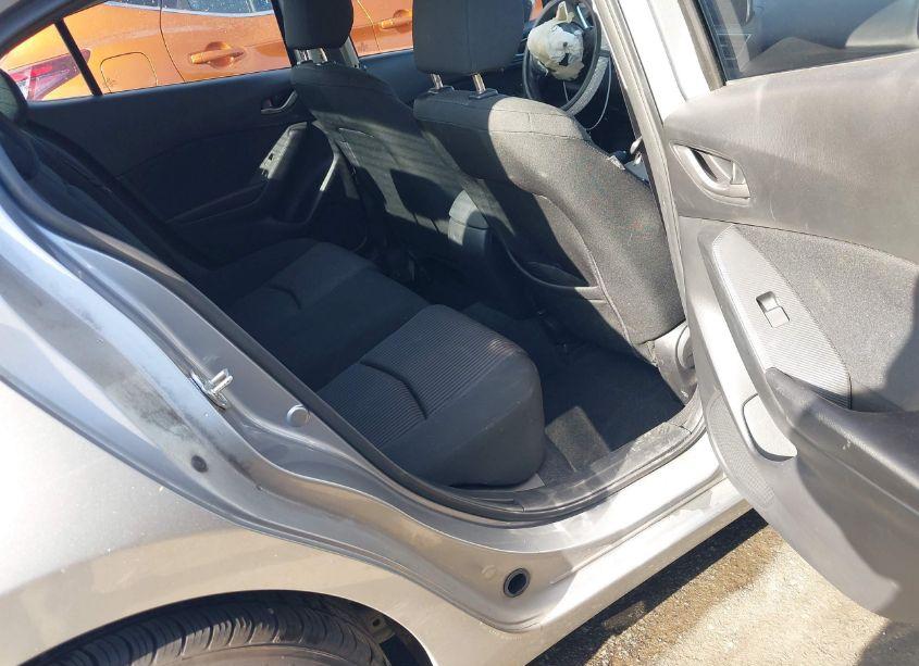 Photo 8 of 2014 Mazda Mazda3 I TOURING (VIN JM1BM1V76E1107399)