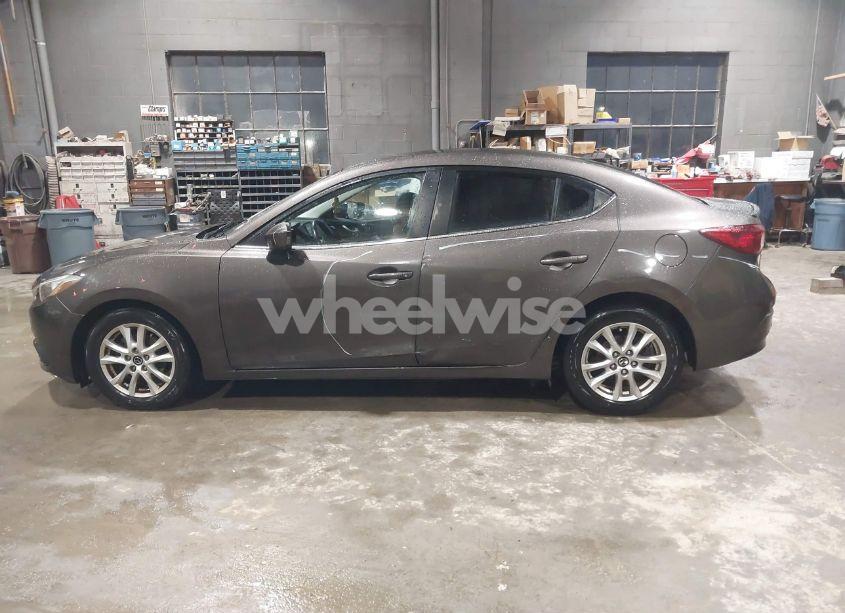 Photo 14 of 2014 Mazda Mazda3 I TOURING (VIN JM1BM1V76E1122808)