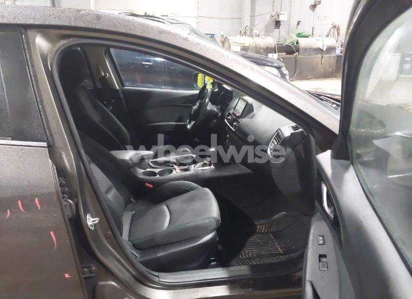 Photo 5 of 2014 Mazda Mazda3 I TOURING (VIN JM1BM1V76E1122808)