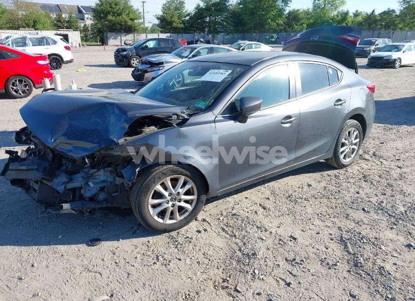 Photo 2 of 2015 Mazda Mazda3 I TOURING (VIN JM1BM1V76F1218651)