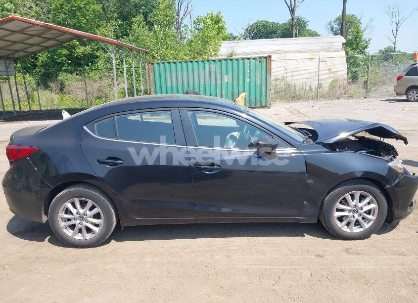 Photo 13 of 2016 Mazda Mazda3 I TOURING (VIN JM1BM1V76G1290323)